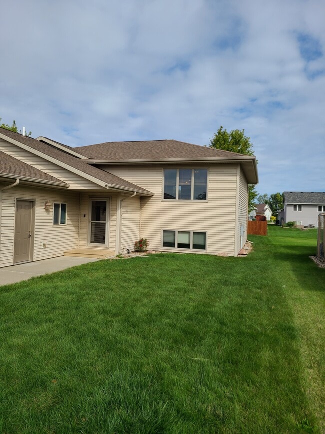 Photo - 5104 W 34th St N