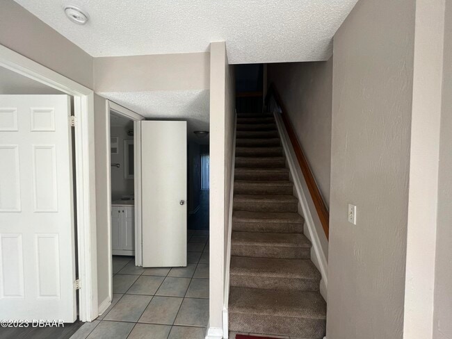 Photo - 16 Oakwood Park