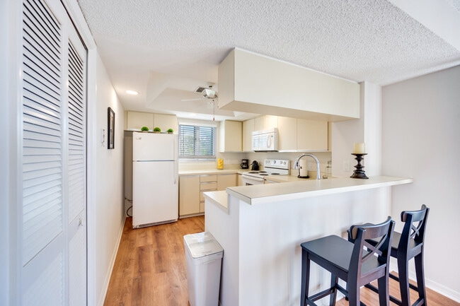 Photo - 1645 Spoonbill Ln Unidad C