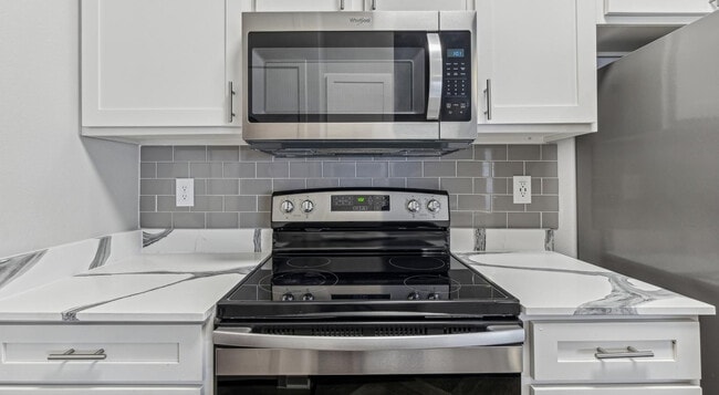 2 habitaciones, 2 baños - 1170 pies cuadrados - Cocina - The Link at Plano