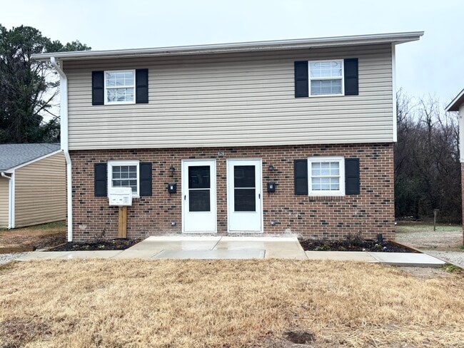 Building Photo - 626 Middle St Unit 1