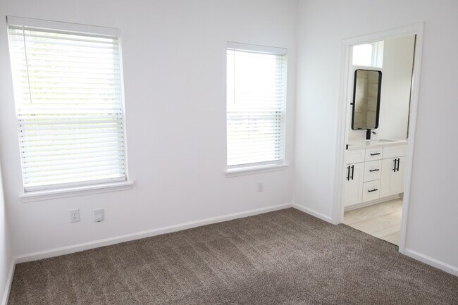 Photo - 6614 Foster St