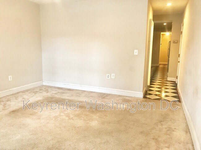 1700 West Virginia Ave NE Unidad NE Unit 3