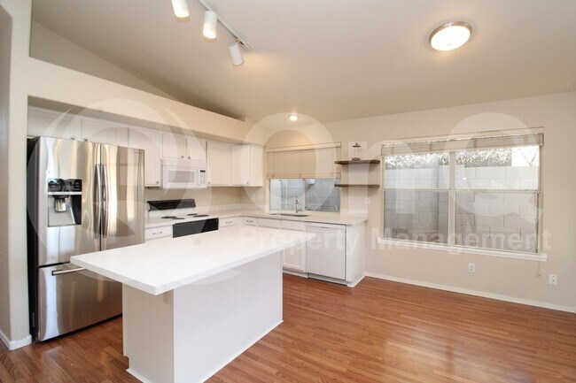 Photo - 1221 W Jeanine Dr