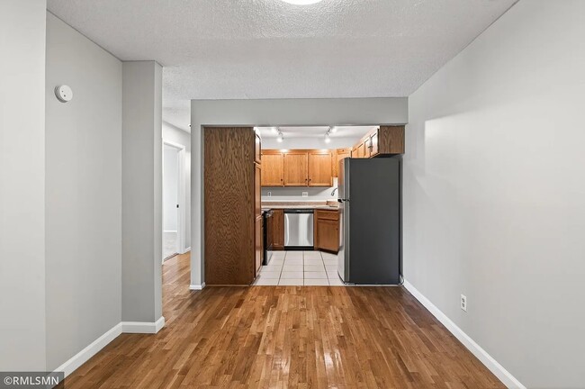 Photo - 400 Shelard Pkwy Unidad 203
