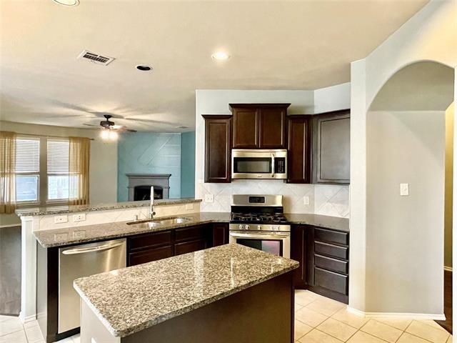 Photo - 1005 Lake Woodland Dr