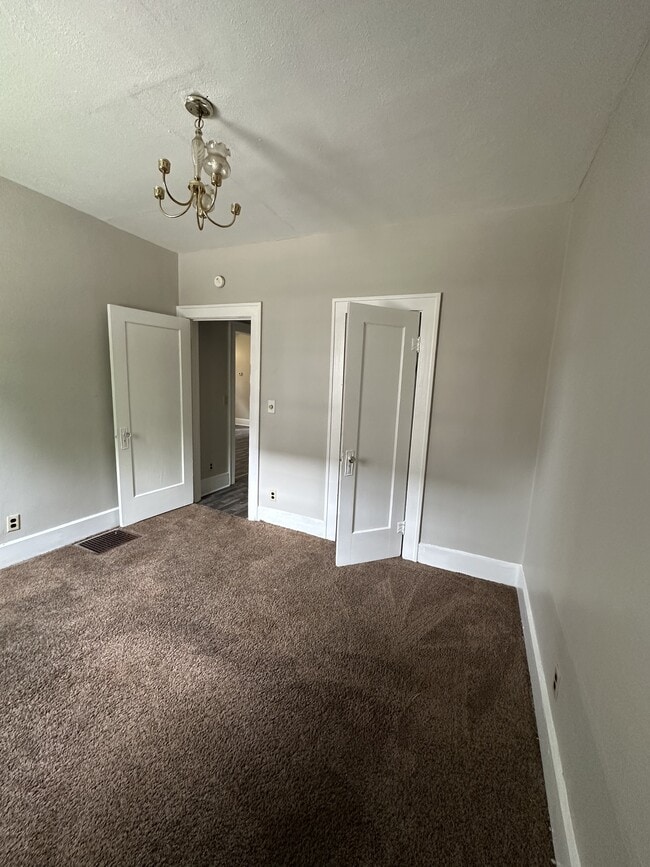 Photo - 330 W 14th St
