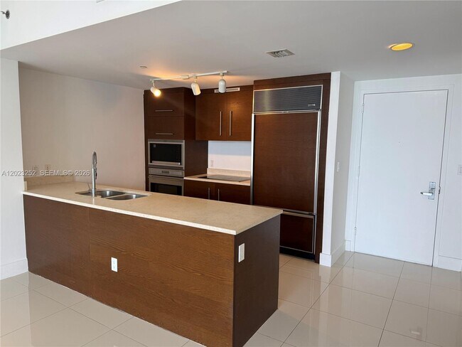 Photo - 465 Brickell Ave Unit 3906