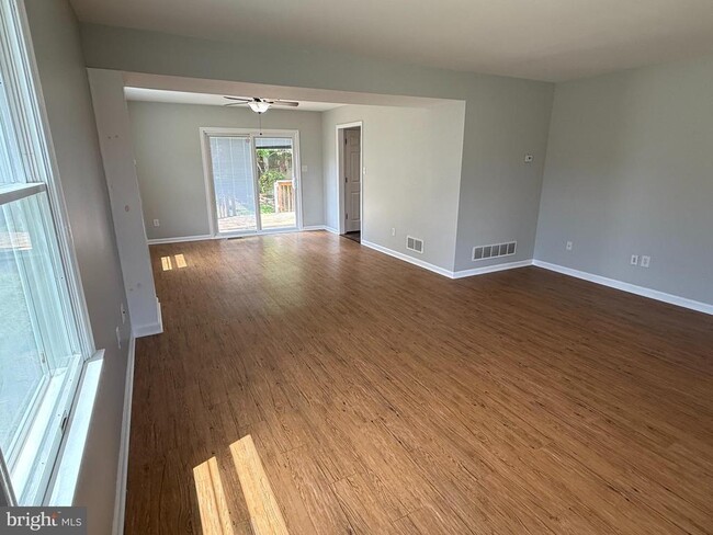 Photo - 154 3rd Ave