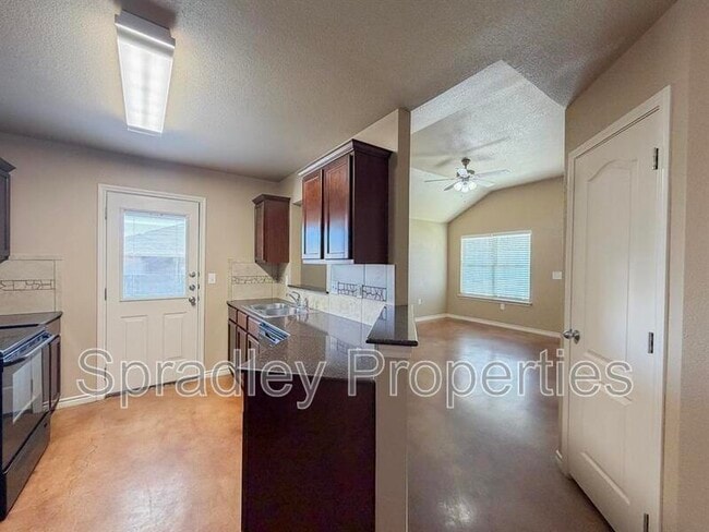 Photo - 757 E Ridge Blvd