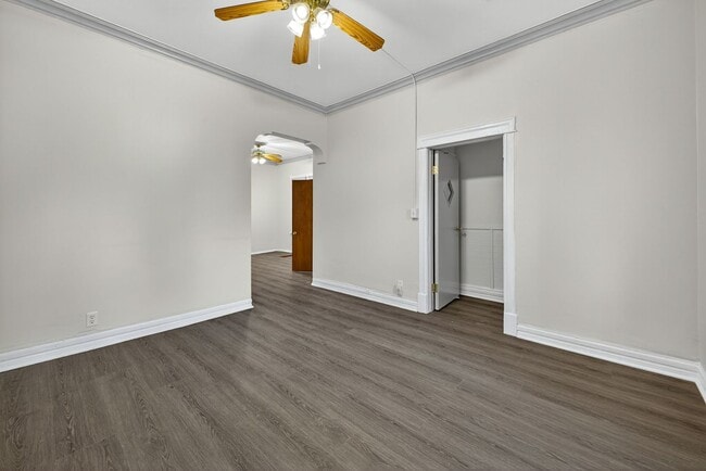 Photo - 1922 N Whipple St Unit 1