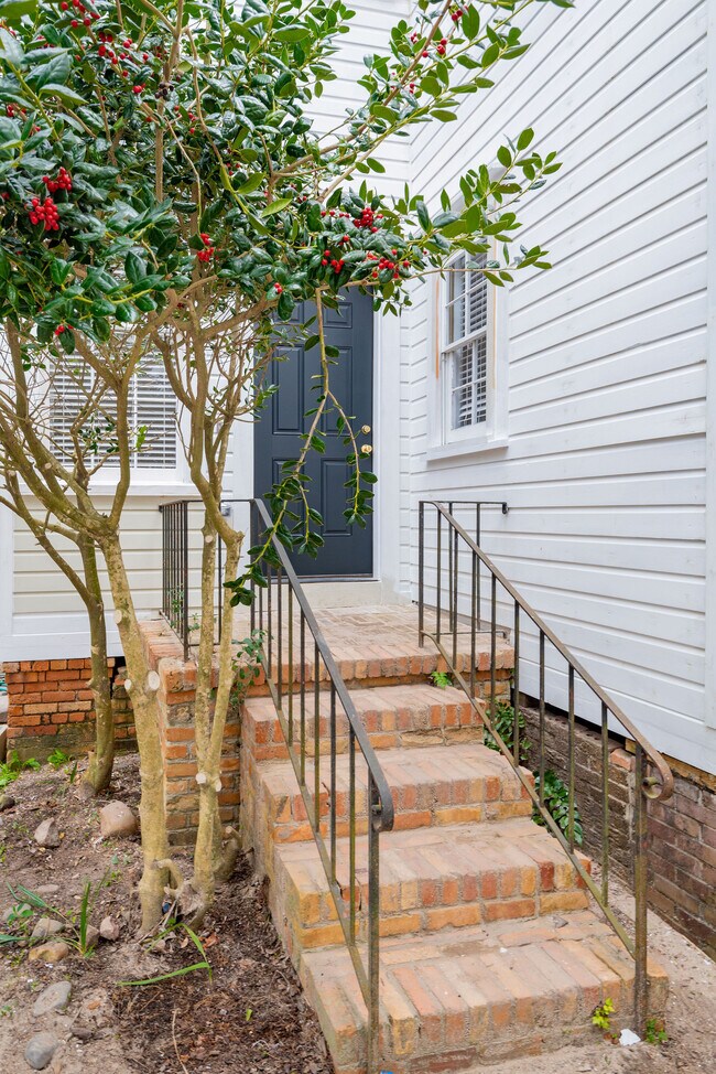 Photo - 178 Broad St Unit B