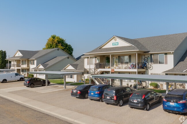 Ángulo alterno - Baycrest Village Apartamentos