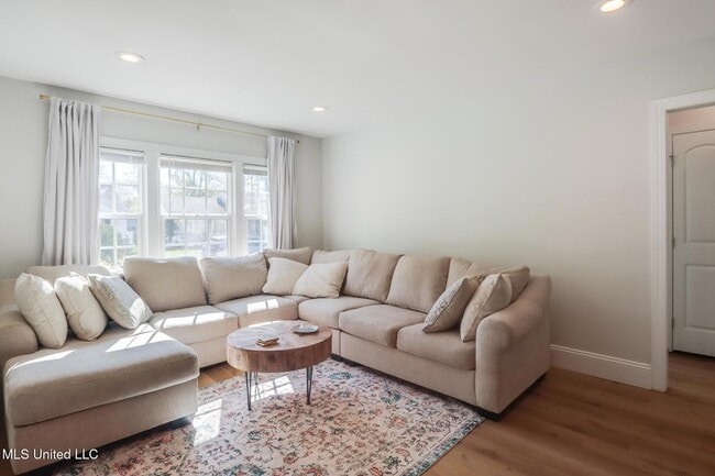 Photo - 187 Bilmarsan Dr