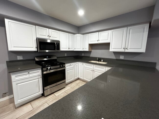 Kitchen - 6466 Balboa Blvd Unit #5