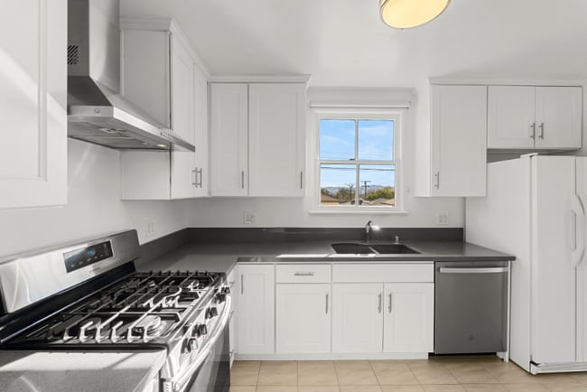 Photo - 2801 N Myers St