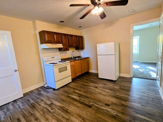 Building Photo - 615 N. 8th Street Unit 3