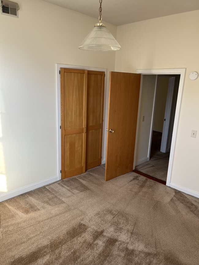 Photo - 19 E Genesee St Unidad 19 E. Gen. St. Apt. 2