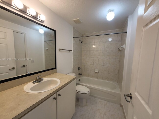 Photo - 119 SW 6th Ave Unidad 606