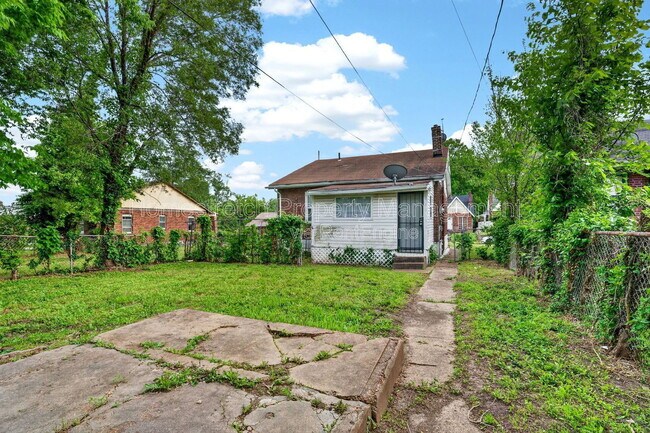 Photo - 6705 St Louis Ave