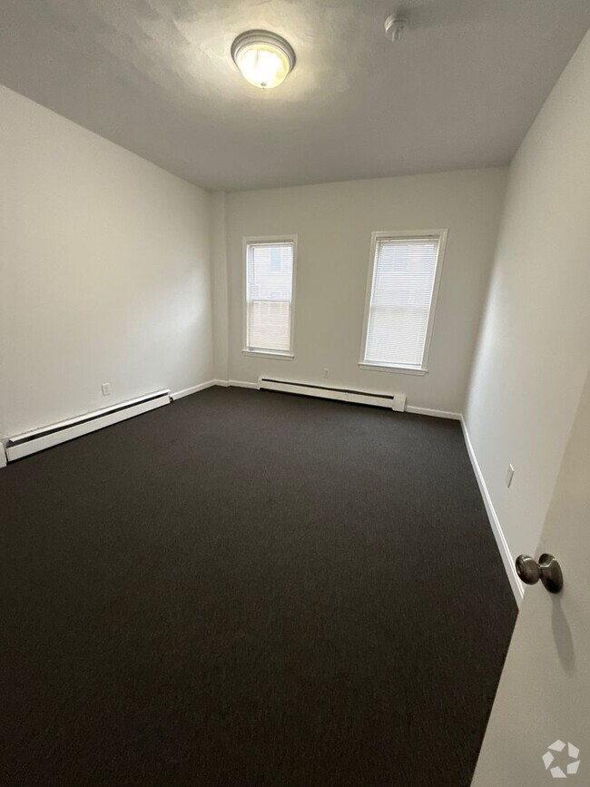 Building Photo - 107-111 Brooks St Unit 107-1 Rental