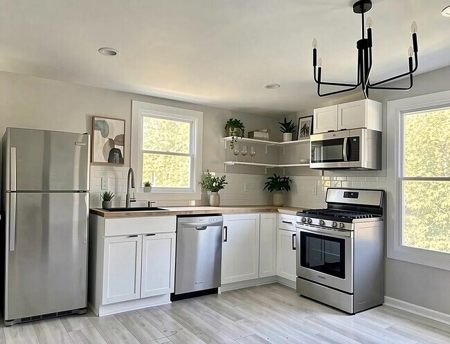 Photo - 1619 Starkweather Ave