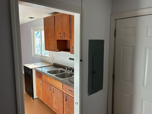 Photo - 3 Bed, 1 Bath Home