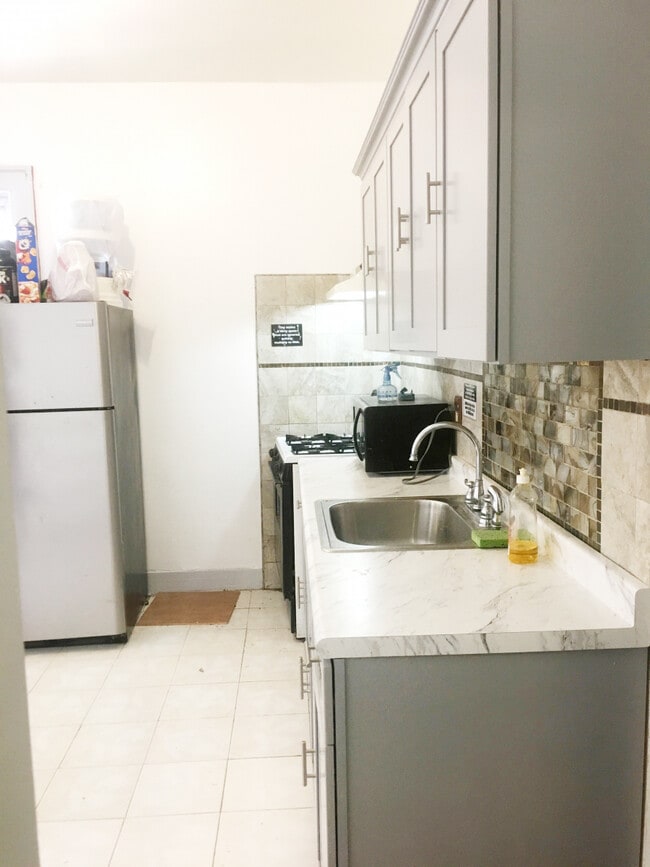 Photo - 535 E 29th St