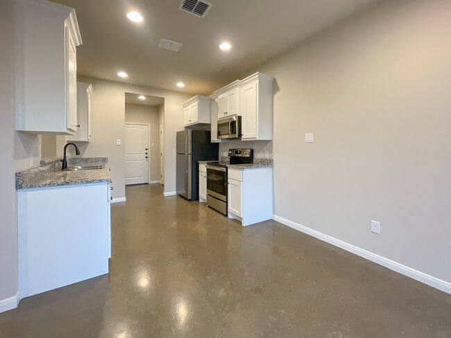 Photo - 108 W Windmill Way