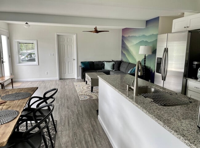 Photo - 641 Mariaville Rd