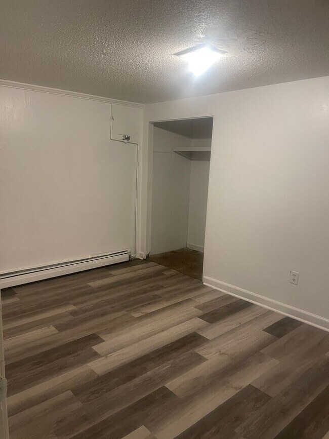 101 Navaho Court Apartment Unit 1B Radcliff, KY