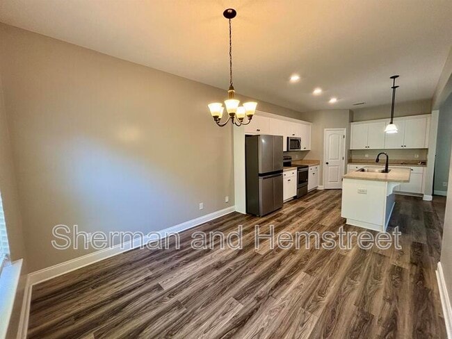 Photo - 214 McDuffie Cir