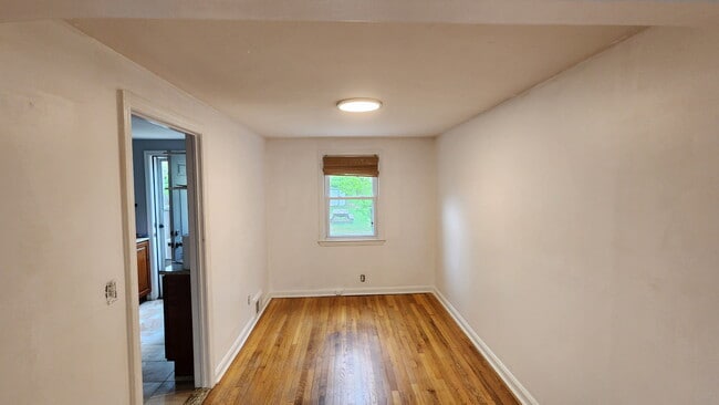 Photo - 1131 South Ave W