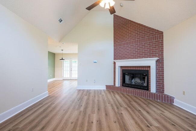 156 Beaver St