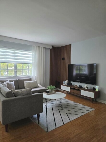Photo - 301 SW 86th Ave Unidad 204