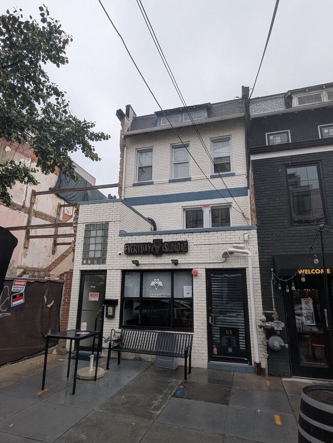 Building Photo - 713 Kennedy St NW