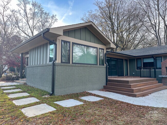 Photo - 1943 Townsend Ave