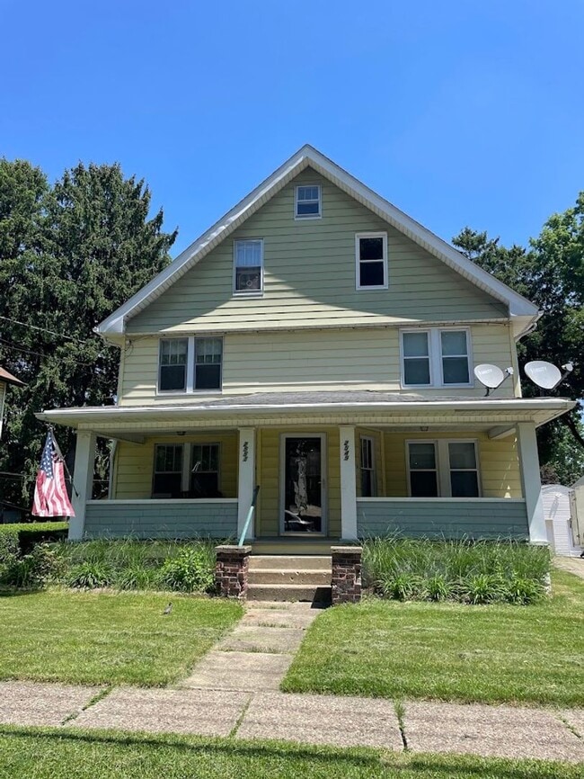 Building Photo - 2549 Elmwood St Unit 2551 Elmwood St Rental