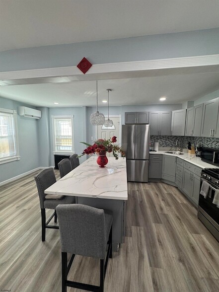 Photo - 400 N Massachusetts Ave