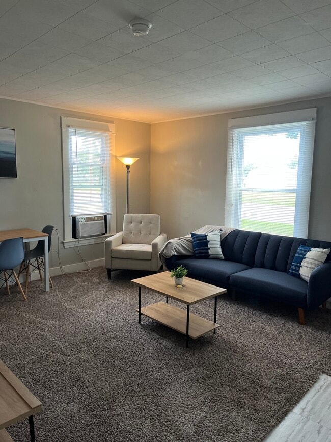 Photo - 522 8th St SW