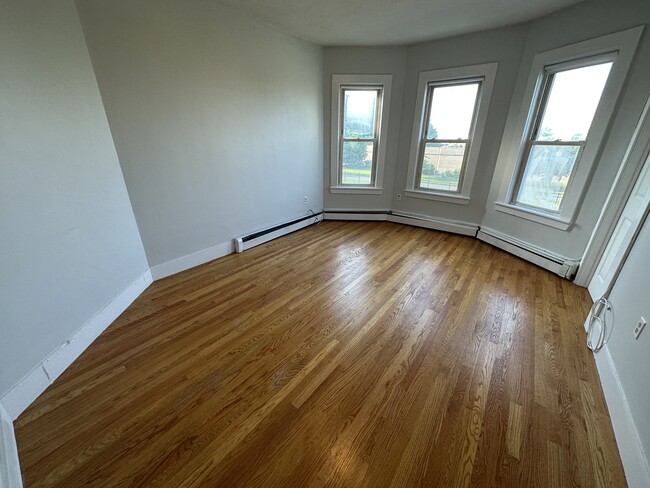 Photo - 857 E 1st St Unit 2