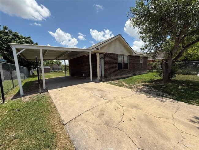 Building Photo - 7 South Dr