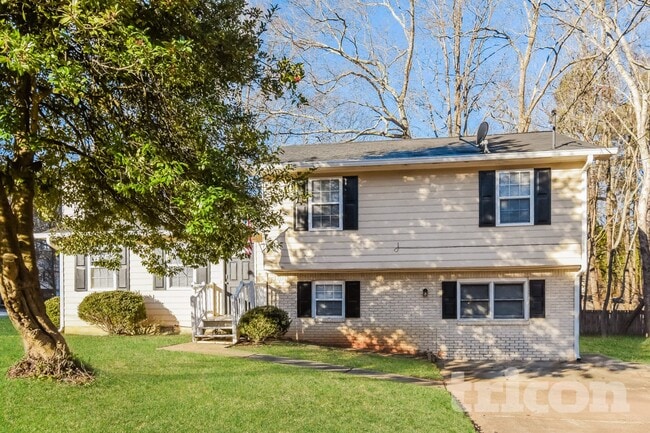 Building Photo - 2988 Forest Ridge Ct