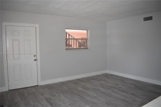 Photo - 312 SW 1st St Unidad E-4