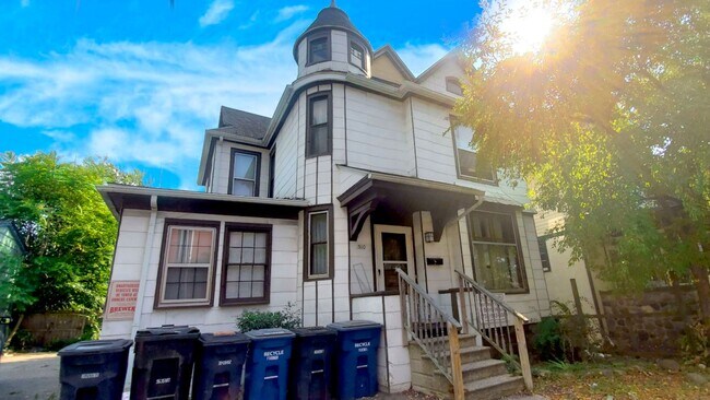 Building Photo - 310 E William St Unit House