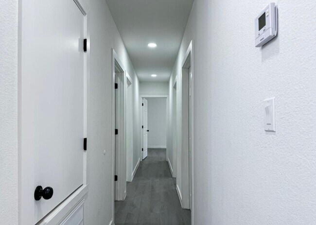 Photo - 328 Clearwater St