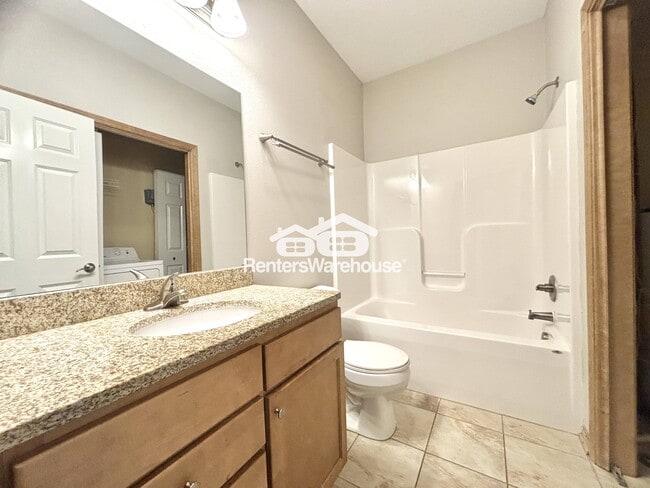 Photo - 2000 Meadow Ct