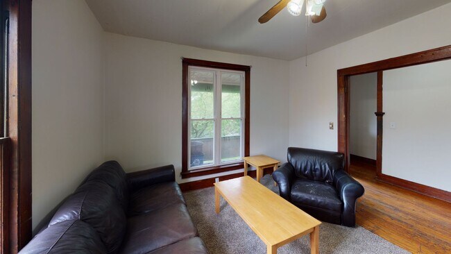 Photo - 321-321.5-3215 Hillview Pl Unidad 321