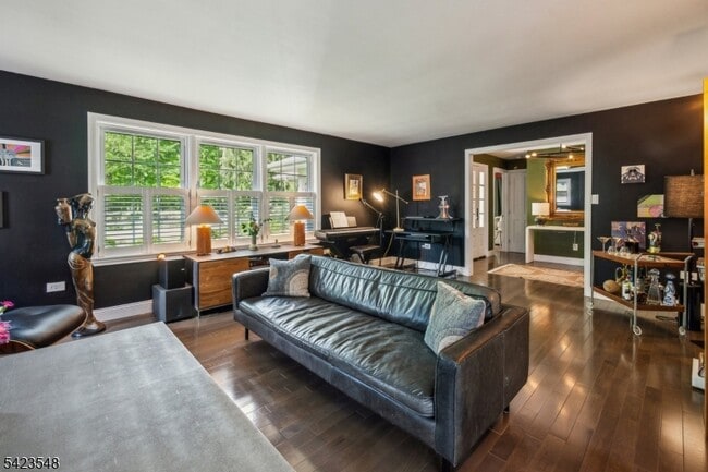 Photo - 678 Springfield Ave