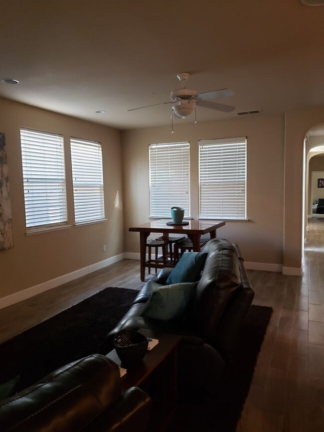 Photo - North Natomas Executive Home-Large One Sto...